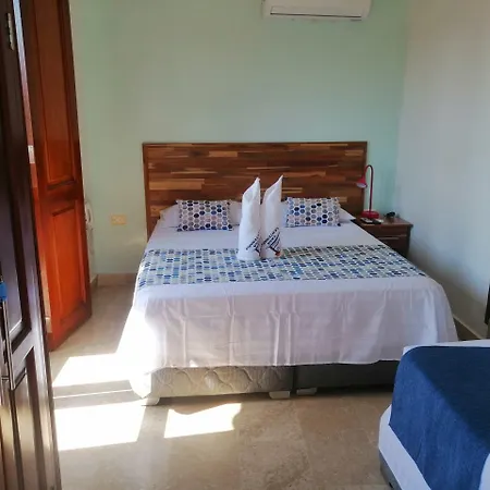 Hotel Casa Centenario 3*